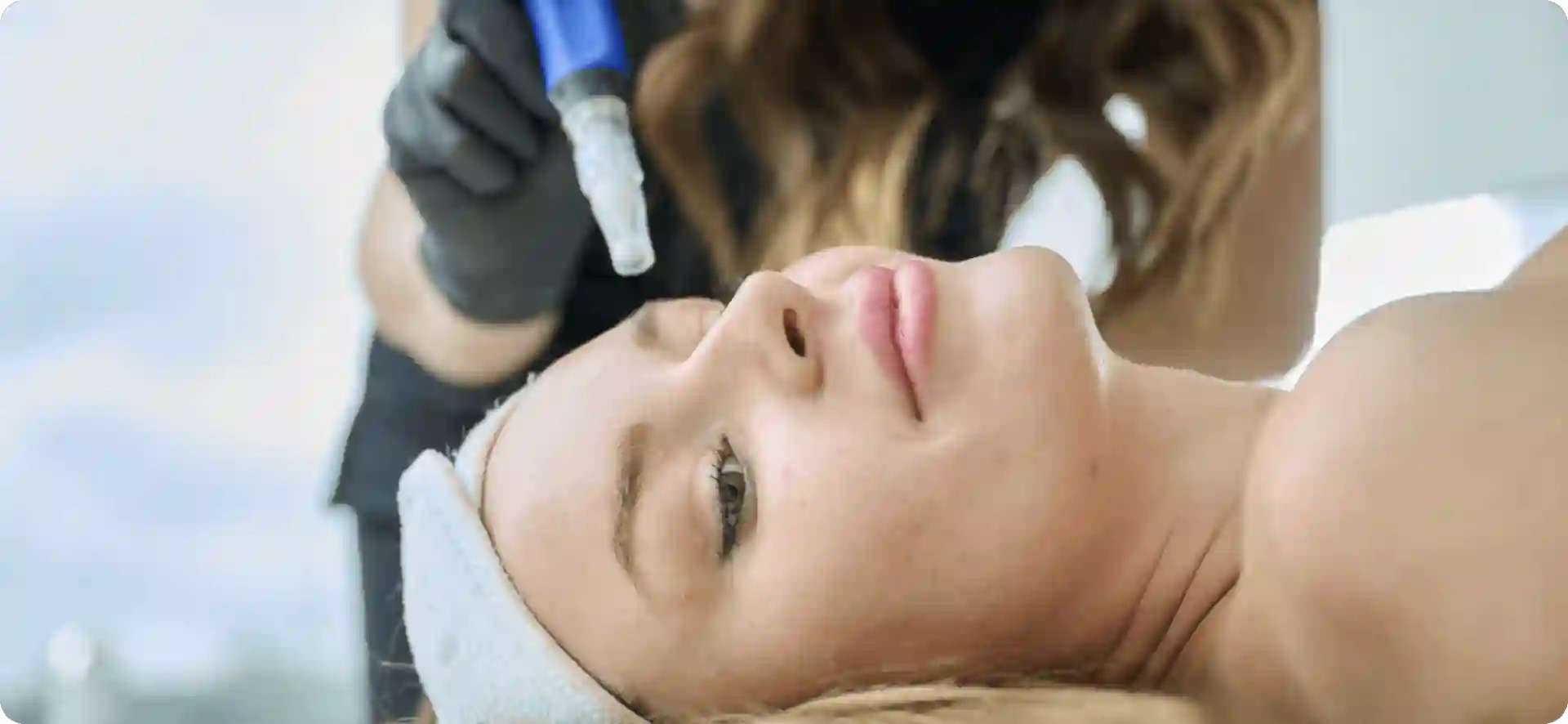 How Do Microneedles Trigger New Collagen and Elastin in Loose Skin Buckinghamshire?